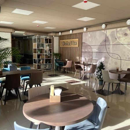 Apart-Hotel 24/7 Каменец-Подольский Экстерьер фото