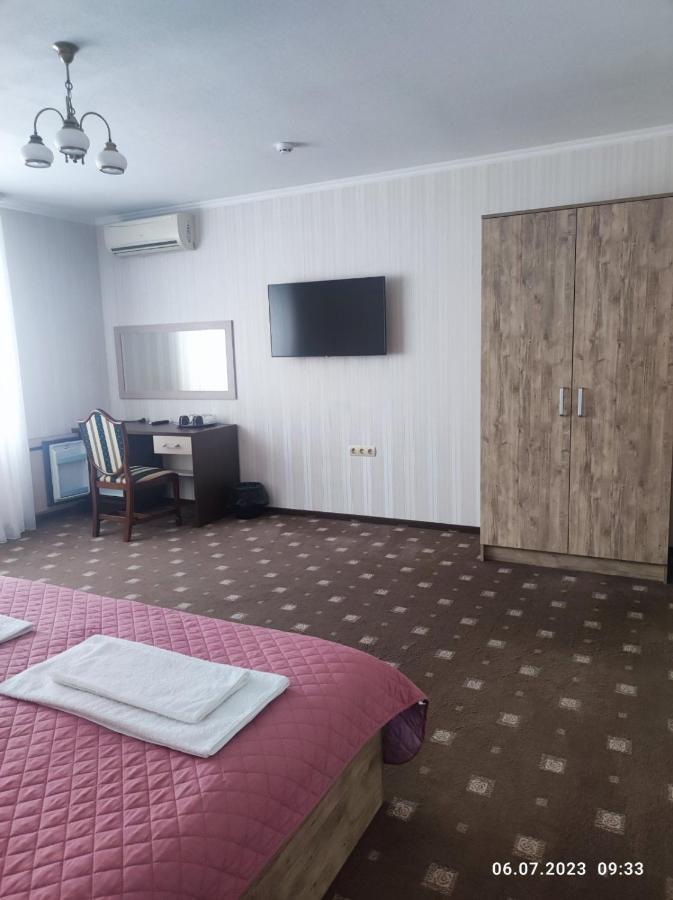 Apart-Hotel 24/7 Каменец-Подольский Экстерьер фото